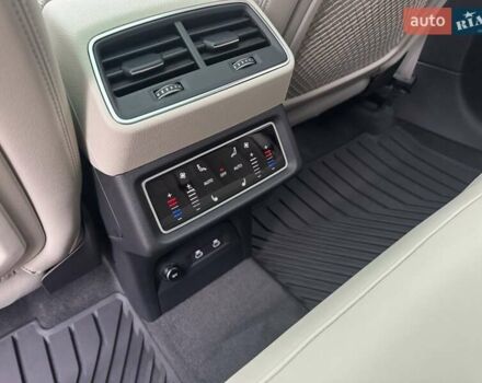 Белый Ауди Q8 e-tron, объемом двигателя 0 л и пробегом 63 тыс. км за 47800 $, фото 43 на Automoto.ua
