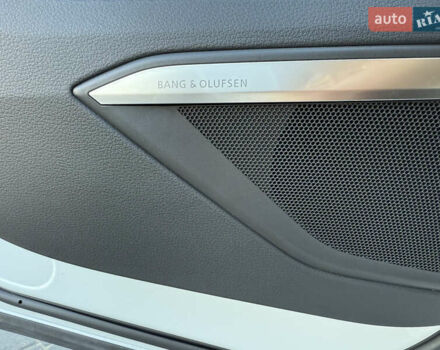 Белый Ауди Q8 e-tron, объемом двигателя 0 л и пробегом 10 тыс. км за 52000 $, фото 8 на Automoto.ua