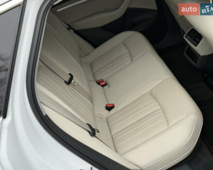 Белый Ауди Q8 e-tron, объемом двигателя 0 л и пробегом 17 тыс. км за 56500 $, фото 35 на Automoto.ua