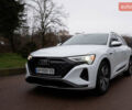 Белый Ауди Q8 e-tron, объемом двигателя 0 л и пробегом 30 тыс. км за 53500 $, фото 1 на Automoto.ua