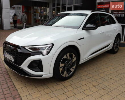 Ауді Q8 e-tron 2023 у Львові на Automoto.ua Білий Ауді Q8 e-tron, об'ємом двигуна 0 л та пробігом 23 тис. км за 49900 $, фото 1 на Automoto.ua