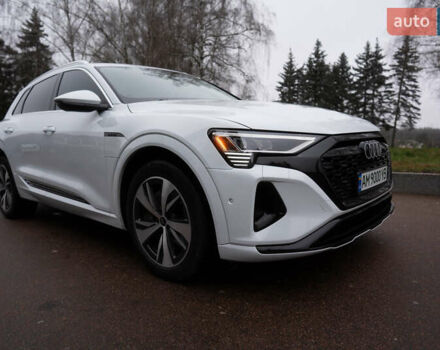 Белый Ауди Q8 e-tron, объемом двигателя 0 л и пробегом 30 тыс. км за 53500 $, фото 14 на Automoto.ua