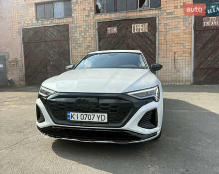 Ауди Q8 e-tron 2023 в Киеве на Automoto.ua Белый Ауди Q8 e-tron, объемом двигателя 0 л и пробегом 29 тыс. км за 65000 $, фото 1 на Automoto.ua