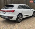 Белый Ауди Q8 e-tron, объемом двигателя 0 л и пробегом 63 тыс. км за 47800 $, фото 8 на Automoto.ua