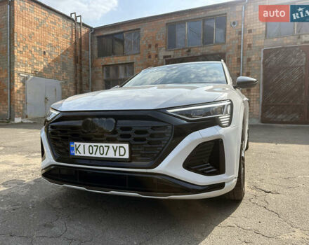 Ауди Q8 e-tron 2023 в Киеве на Automoto.ua Белый Ауди Q8 e-tron, объемом двигателя 0 л и пробегом 29 тыс. км за 65000 $, фото 12 на Automoto.ua