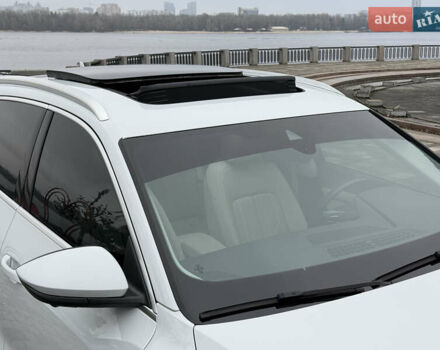 Белый Ауди Q8 e-tron, объемом двигателя 0 л и пробегом 17 тыс. км за 56500 $, фото 69 на Automoto.ua