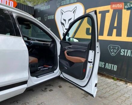 Білий Ауді Q8 e-tron, об'ємом двигуна 0 л та пробігом 3 тис. км за 59000 $, фото 34 на Automoto.ua