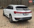 Белый Ауди Q8 e-tron, объемом двигателя 0 л и пробегом 63 тыс. км за 47800 $, фото 2 на Automoto.ua