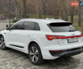 Белый Ауди Q8 e-tron, объемом двигателя 0 л и пробегом 17 тыс. км за 56500 $, фото 6 на Automoto.ua
