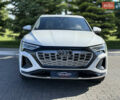 Белый Ауди Q8 e-tron, объемом двигателя 0 л и пробегом 10 тыс. км за 52000 $, фото 3 на Automoto.ua