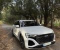 Белый Ауди Q8 e-tron, объемом двигателя 0 л и пробегом 11 тыс. км за 51000 $, фото 1 на Automoto.ua