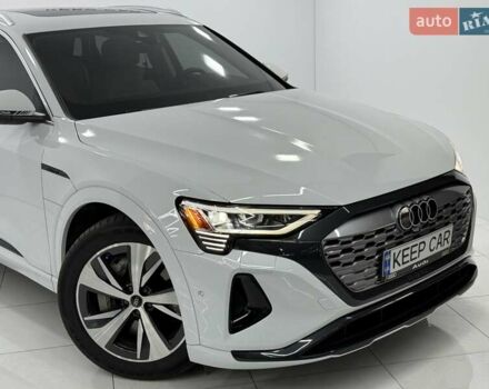 Белый Ауди Q8 e-tron, объемом двигателя 0 л и пробегом 22 тыс. км за 53000 $, фото 2 на Automoto.ua