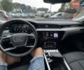 Белый Ауди Q8 e-tron, объемом двигателя 0 л и пробегом 6 тыс. км за 59500 $, фото 38 на Automoto.ua
