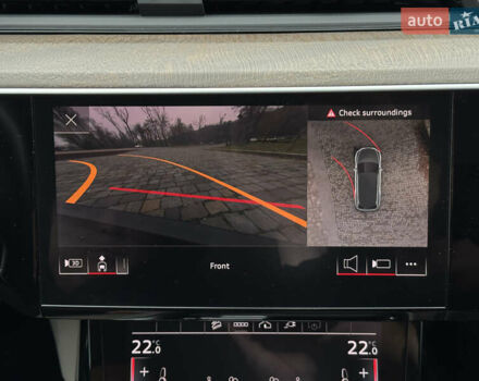 Белый Ауди Q8 e-tron, объемом двигателя 0 л и пробегом 17 тыс. км за 56500 $, фото 76 на Automoto.ua