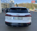 Белый Ауди Q8 e-tron, объемом двигателя 0 л и пробегом 20 тыс. км за 47000 $, фото 3 на Automoto.ua