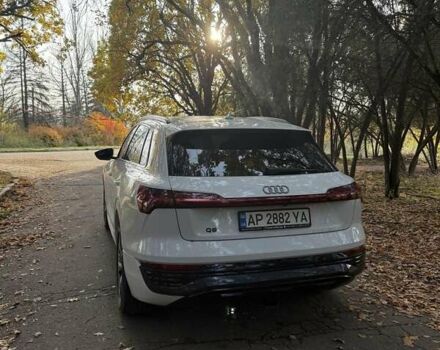 Белый Ауди Q8 e-tron, объемом двигателя 0 л и пробегом 11 тыс. км за 51000 $, фото 9 на Automoto.ua