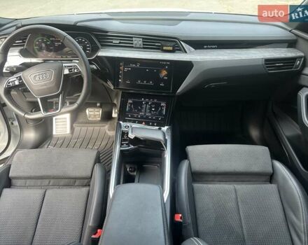 Ауди Q8 e-tron 2023 в Киеве на Automoto.ua Белый Ауди Q8 e-tron, объемом двигателя 0 л и пробегом 29 тыс. км за 65000 $, фото 44 на Automoto.ua