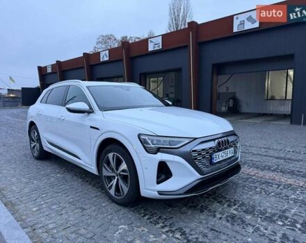 Белый Ауди Q8 e-tron, объемом двигателя 0 л и пробегом 3 тыс. км за 59100 $, фото 5 на Automoto.ua