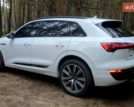 Білий Ауді Q8 e-tron, об'ємом двигуна 0 л та пробігом 17 тис. км за 50000 $, фото 17 на Automoto.ua