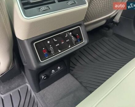 Белый Ауди Q8 e-tron, объемом двигателя 0 л и пробегом 63 тыс. км за 47800 $, фото 54 на Automoto.ua