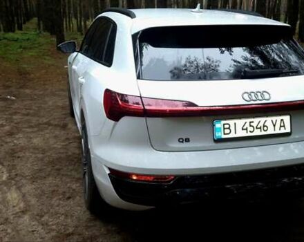 Білий Ауді Q8 e-tron, об'ємом двигуна 0 л та пробігом 17 тис. км за 50000 $, фото 29 на Automoto.ua