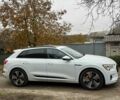 Белый Ауди Q8 e-tron, объемом двигателя 0 л и пробегом 10 тыс. км за 57000 $, фото 4 на Automoto.ua