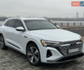 Белый Ауди Q8 e-tron, объемом двигателя 0 л и пробегом 17 тыс. км за 56500 $, фото 1 на Automoto.ua