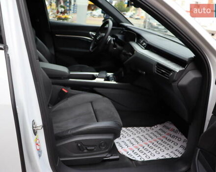 Ауді Q8 e-tron 2023 у Львові на Automoto.ua Білий Ауді Q8 e-tron, об'ємом двигуна 0 л та пробігом 23 тис. км за 49900 $, фото 46 на Automoto.ua