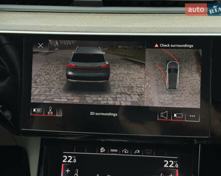 Белый Ауди Q8 e-tron, объемом двигателя 0 л и пробегом 17 тыс. км за 56500 $, фото 77 на Automoto.ua