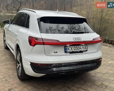 Белый Ауди Q8 e-tron, объемом двигателя 0 л и пробегом 63 тыс. км за 47800 $, фото 17 на Automoto.ua