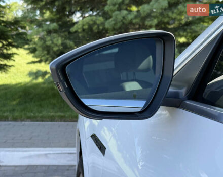 Белый Ауди Q8 e-tron, объемом двигателя 0 л и пробегом 10 тыс. км за 52000 $, фото 20 на Automoto.ua