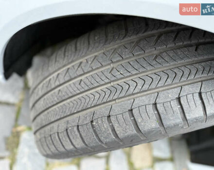 Белый Ауди Q8 e-tron, объемом двигателя 0 л и пробегом 17 тыс. км за 56500 $, фото 66 на Automoto.ua