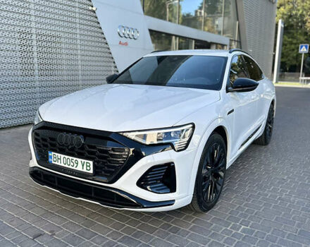 Білий Ауді Q8 e-tron, об'ємом двигуна 0 л та пробігом 24 тис. км за 67500 $, фото 9 на Automoto.ua