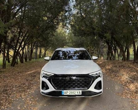 Белый Ауди Q8 e-tron, объемом двигателя 0 л и пробегом 11 тыс. км за 51000 $, фото 1 на Automoto.ua