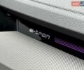 Білий Ауді Q8 e-tron, об'ємом двигуна 0 л та пробігом 17 тис. км за 52500 $, фото 68 на Automoto.ua