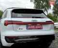 Білий Ауді Q8 e-tron, об'ємом двигуна 0 л та пробігом 17 тис. км за 52500 $, фото 13 на Automoto.ua