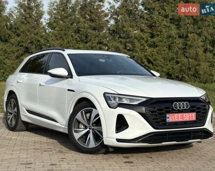 Білий Ауді Q8 e-tron, об'ємом двигуна 0 л та пробігом 10 тис. км за 52000 $, фото 4 на Automoto.ua