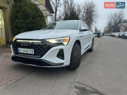 Белый Ауди Q8 e-tron, объемом двигателя 0 л и пробегом 18 тыс. км за 48500 $, фото 1 на Automoto.ua