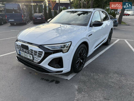 Білий Ауді Q8 e-tron, об'ємом двигуна 0 л та пробігом 2 тис. км за 75500 $, фото 1 на Automoto.ua