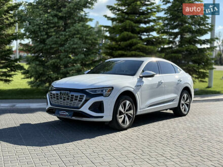 Ауді Q8 e-tron 2023 у Одесі на Automoto.ua Білий Ауді Q8 e-tron, об'ємом двигуна 0 л та пробігом 10 тис. км за 53000 $, фото 1 на Automoto.ua