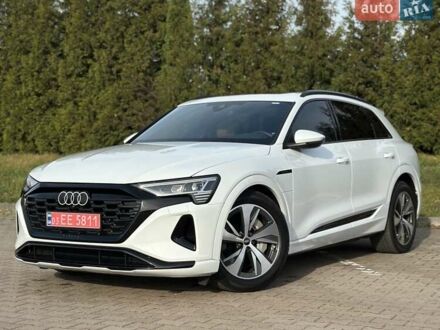 Білий Ауді Q8 e-tron, об'ємом двигуна 0 л та пробігом 10 тис. км за 52000 $, фото 1 на Automoto.ua