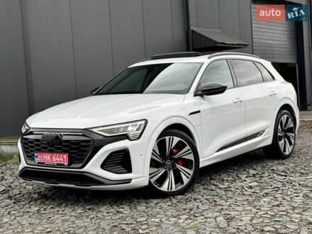 Ауді Q8 e-tron 2024 у Києві на Automoto.ua Білий Ауді Q8 e-tron, об'ємом двигуна 0 л та пробігом 17 тис. км за 52500 $, фото 1 на Automoto.ua
