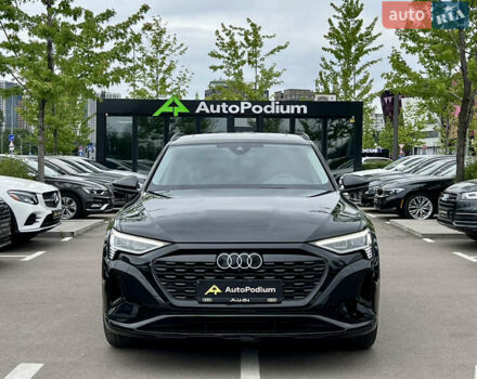 Черный Ауди Q8 e-tron, объемом двигателя 0.11 л и пробегом 12 тыс. км за 57000 $, фото 5 на Automoto.ua
