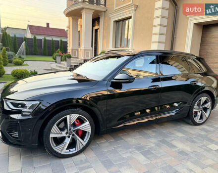 Черный Ауди Q8 e-tron, объемом двигателя 0 л и пробегом 31 тыс. км за 57900 $, фото 57 на Automoto.ua