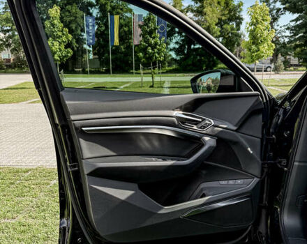 Черный Ауди Q8 e-tron, объемом двигателя 0 л и пробегом 66 тыс. км за 65000 $, фото 19 на Automoto.ua