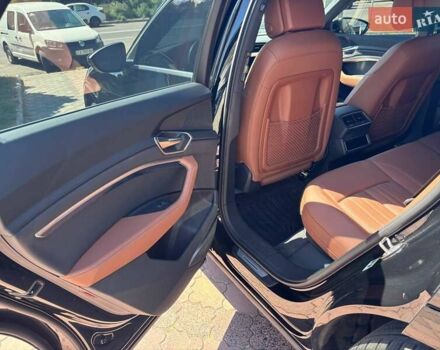 Черный Ауди Q8 e-tron, объемом двигателя 0 л и пробегом 13 тыс. км за 49000 $, фото 10 на Automoto.ua