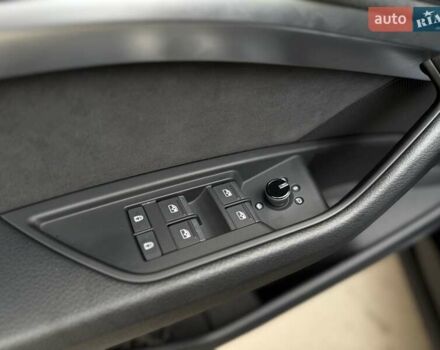 Чорний Ауді Q8 e-tron, об'ємом двигуна 0 л та пробігом 22 тис. км за 50999 $, фото 19 на Automoto.ua