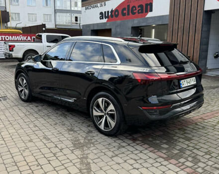Ауді Q8 e-tron 2023 у Івано-Франківську на Automoto.ua Чорний Ауді Q8 e-tron, об'ємом двигуна 0 л та пробігом 26 тис. км за 49900 $, фото 3 на Automoto.ua
