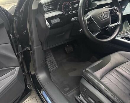 Черный Ауди Q8 e-tron, объемом двигателя 0 л и пробегом 27 тыс. км за 47900 $, фото 14 на Automoto.ua
