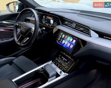 Черный Ауди Q8 e-tron, объемом двигателя 0 л и пробегом 32 тыс. км за 56700 $, фото 29 на Automoto.ua